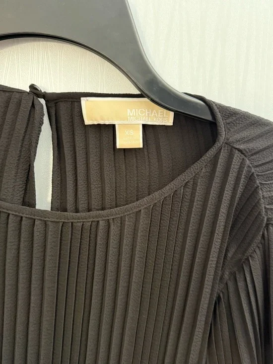 Michael Michael Kors Black Pleated Long Sleeve Mini Keyhole Back Flowy XS Dress - Picture 6 of 7